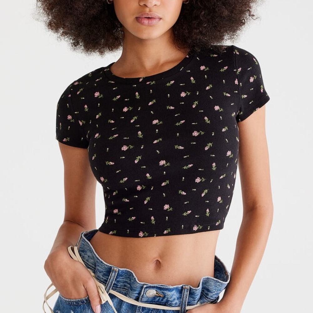 Aeropostale Seriously Soft Black Floral Cropped Short Sleeve Baby Tee ~ Size S